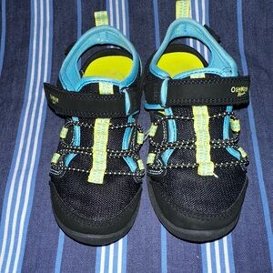 OshKosh B'gosh Kids Black and Yellow Sandals